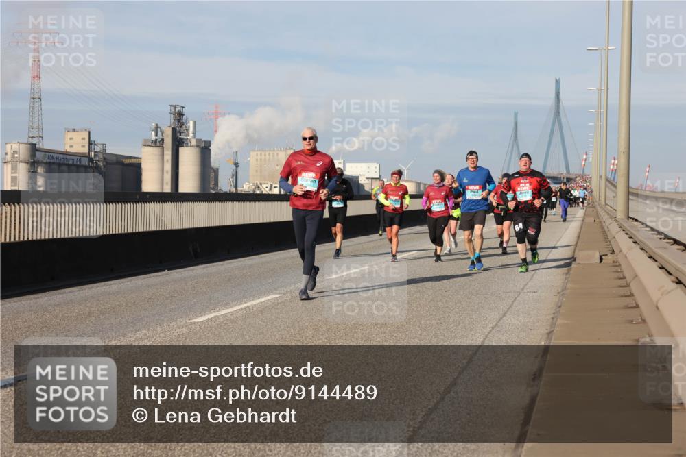 03.10.2025 - Köhlbrandbrückenlauf Lena Gebhardt http://msf.ph/oto/9144489 03.10.2025 10:02:12 Position 2  meine-sportfotos.de