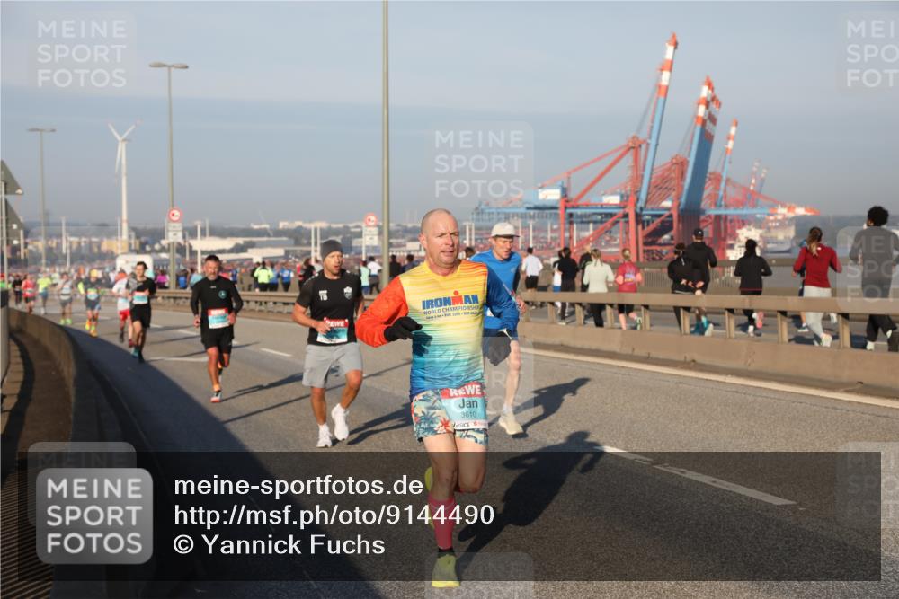 03.10.2025 - Köhlbrandbrückenlauf Yannick Fuchs http://msf.ph/oto/9144490 03.10.2025 08:32:52 Position 2 3610 meine-sportfotos.de