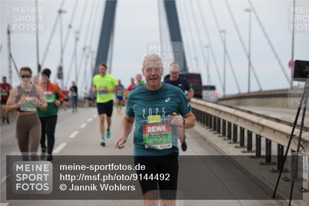 03.10.2025 - Köhlbrandbrückenlauf Jannik Wohlers http://msf.ph/oto/9144492 03.10.2025 15:45:54 Position 1 2025, 8826 meine-sportfotos.de