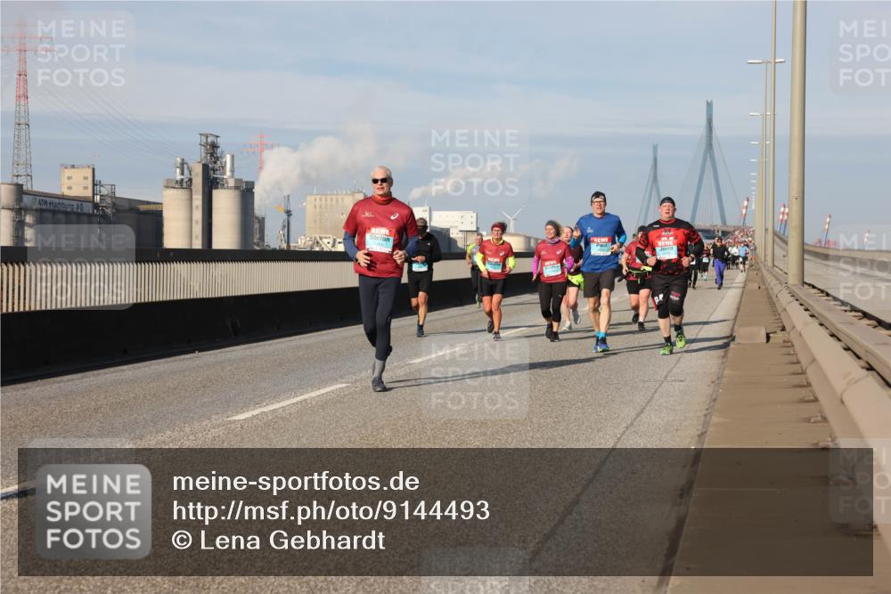 03.10.2025 - Köhlbrandbrückenlauf Lena Gebhardt http://msf.ph/oto/9144493 03.10.2025 10:02:12 Position 2  meine-sportfotos.de