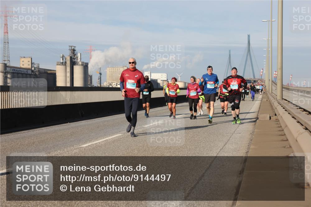 03.10.2025 - Köhlbrandbrückenlauf Lena Gebhardt http://msf.ph/oto/9144497 03.10.2025 10:02:12 Position 2 1483 meine-sportfotos.de