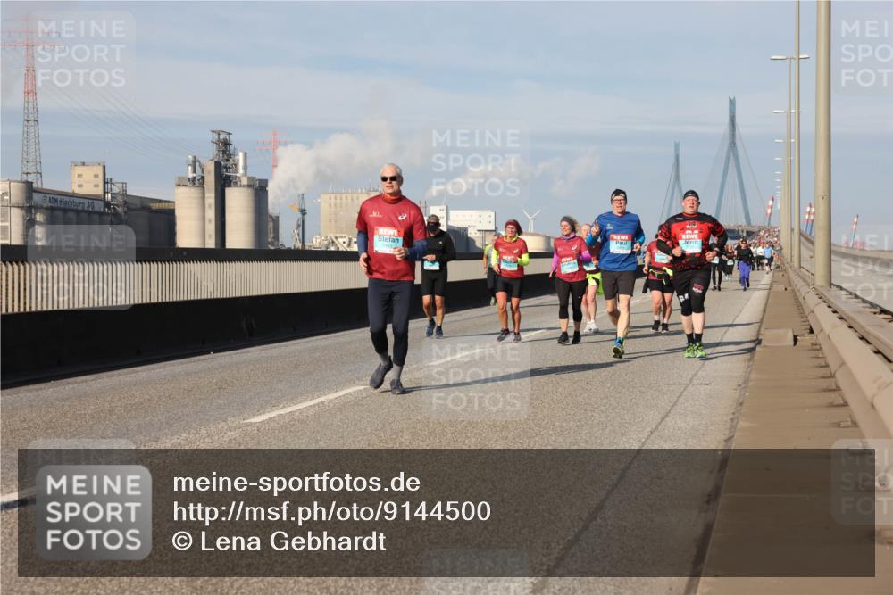 03.10.2025 - Köhlbrandbrückenlauf Lena Gebhardt http://msf.ph/oto/9144500 03.10.2025 10:02:12 Position 2 483 meine-sportfotos.de