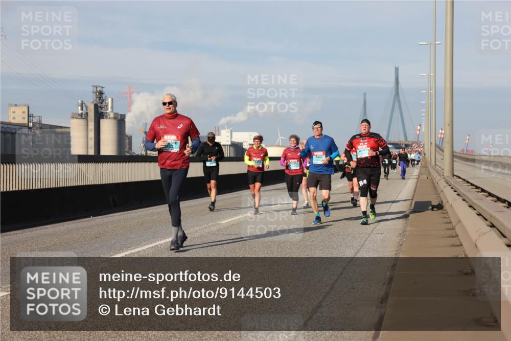 03.10.2025 - Köhlbrandbrückenlauf Lena Gebhardt http://msf.ph/oto/9144503 03.10.2025 10:02:12 Position 2 64 meine-sportfotos.de