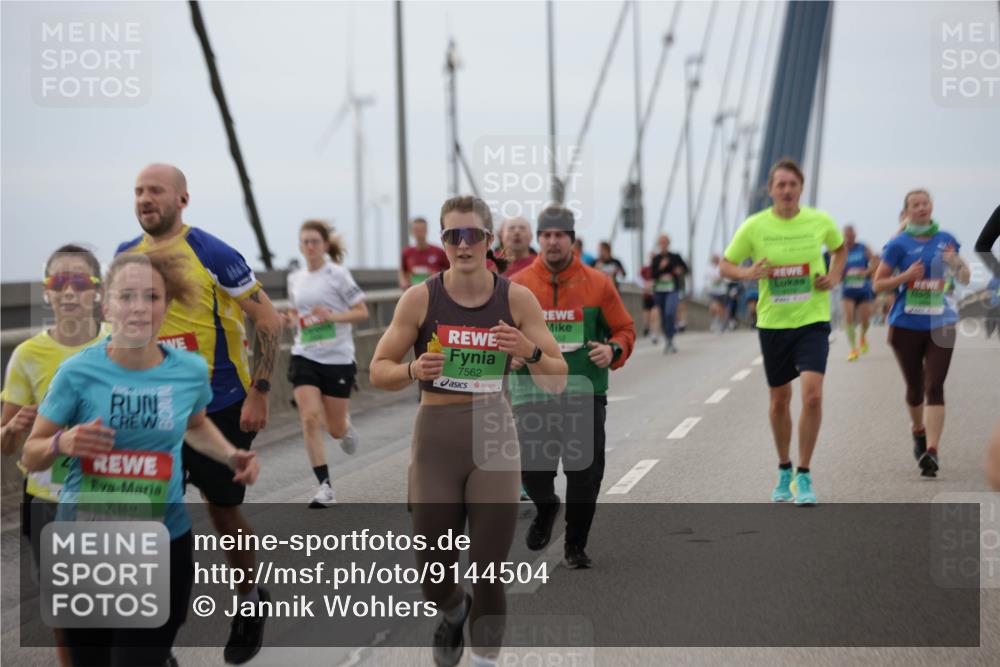 03.10.2025 - Köhlbrandbrückenlauf Jannik Wohlers http://msf.ph/oto/9144504 03.10.2025 15:45:55 Position 1 7349, 7562 meine-sportfotos.de