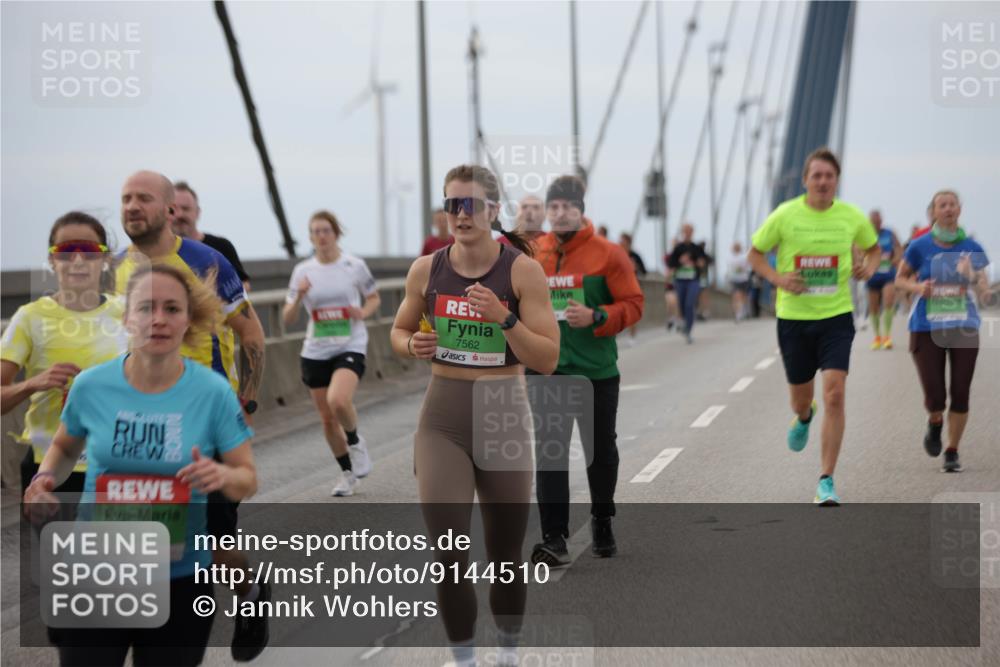 03.10.2025 - Köhlbrandbrückenlauf Jannik Wohlers http://msf.ph/oto/9144510 03.10.2025 15:45:55 Position 1 7349, 7562 meine-sportfotos.de