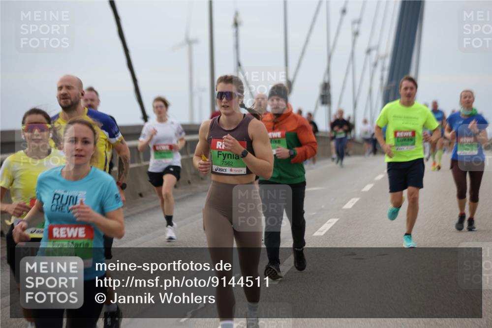 03.10.2025 - Köhlbrandbrückenlauf Jannik Wohlers http://msf.ph/oto/9144511 03.10.2025 15:45:55 Position 1 7349, 7562 meine-sportfotos.de