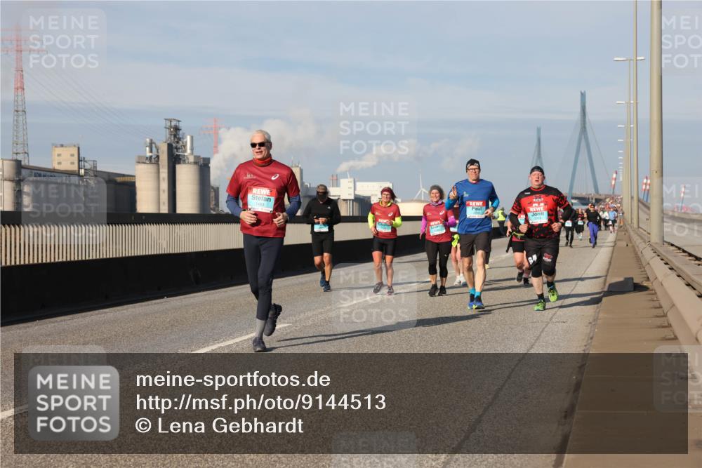 03.10.2025 - Köhlbrandbrückenlauf Lena Gebhardt http://msf.ph/oto/9144513 03.10.2025 10:02:13 Position 2 1483 meine-sportfotos.de