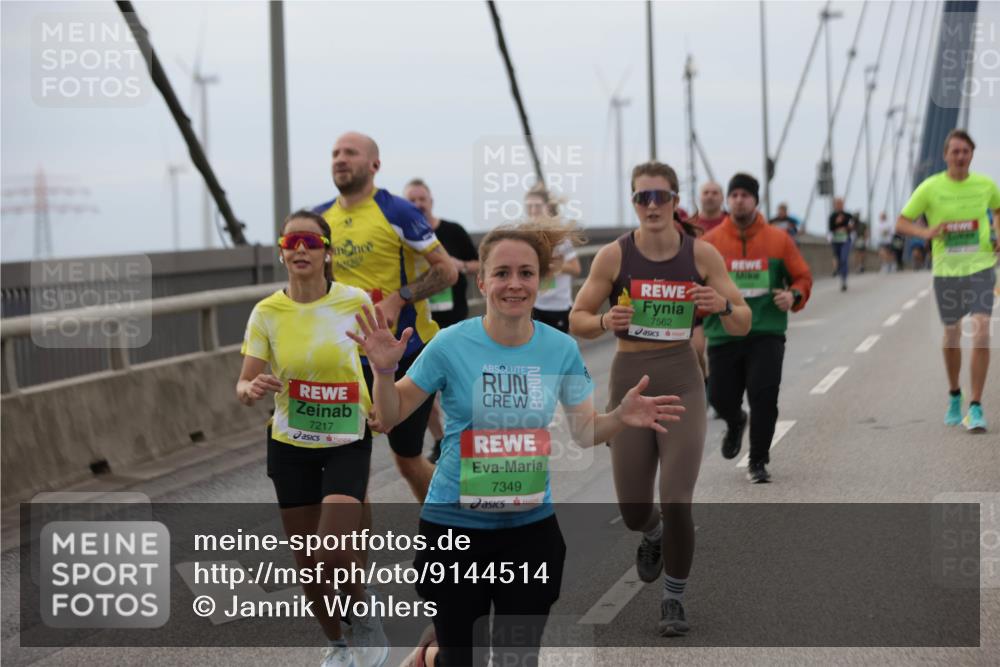 03.10.2025 - Köhlbrandbrückenlauf Jannik Wohlers http://msf.ph/oto/9144514 03.10.2025 15:45:56 Position 1 7217, 7349, 7562 meine-sportfotos.de