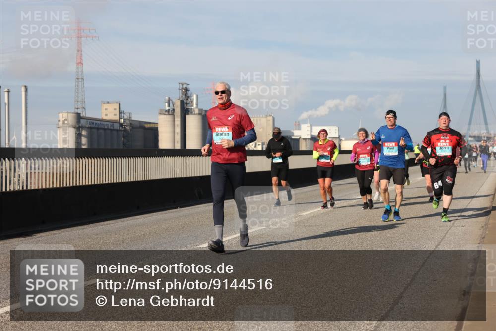 03.10.2025 - Köhlbrandbrückenlauf Lena Gebhardt http://msf.ph/oto/9144516 03.10.2025 10:02:13 Position 2  meine-sportfotos.de