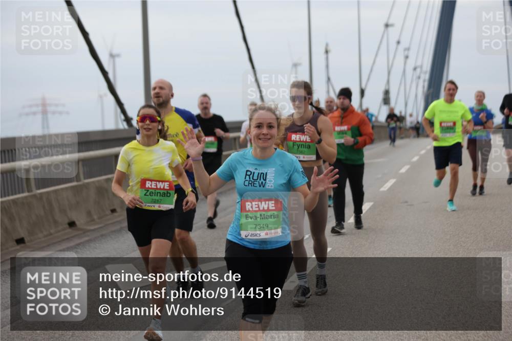 03.10.2025 - Köhlbrandbrückenlauf Jannik Wohlers http://msf.ph/oto/9144519 03.10.2025 15:45:56 Position 1 7217, 7349, 7562 meine-sportfotos.de