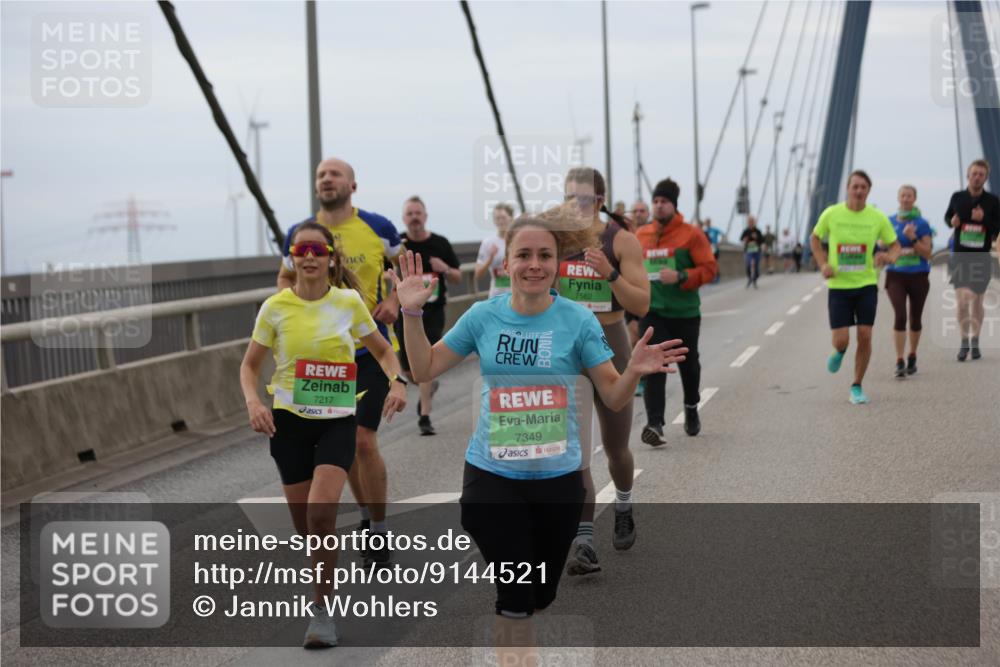 03.10.2025 - Köhlbrandbrückenlauf Jannik Wohlers http://msf.ph/oto/9144521 03.10.2025 15:45:56 Position 1 7217, 7349, 7562 meine-sportfotos.de
