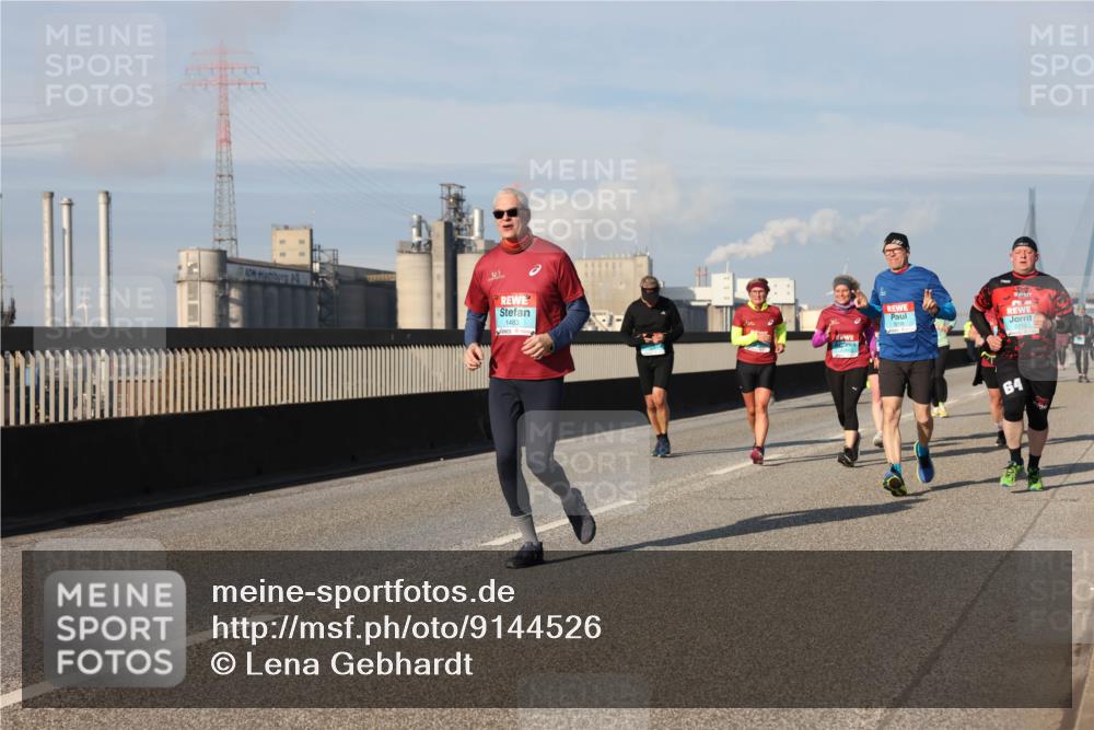 03.10.2025 - Köhlbrandbrückenlauf Lena Gebhardt http://msf.ph/oto/9144526 03.10.2025 10:02:13 Position 2 1483, 64 meine-sportfotos.de