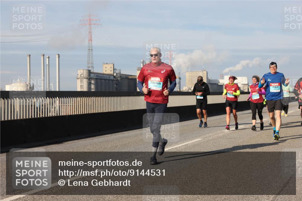 03.10.2025 - Köhlbrandbrückenlauf Lena Gebhardt http://msf.ph/oto/9144531 03.10.2025 10:02:13 Position 2 1483 meine-sportfotos.de