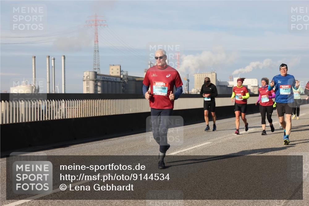 03.10.2025 - Köhlbrandbrückenlauf Lena Gebhardt http://msf.ph/oto/9144534 03.10.2025 10:02:13 Position 2 1483 meine-sportfotos.de
