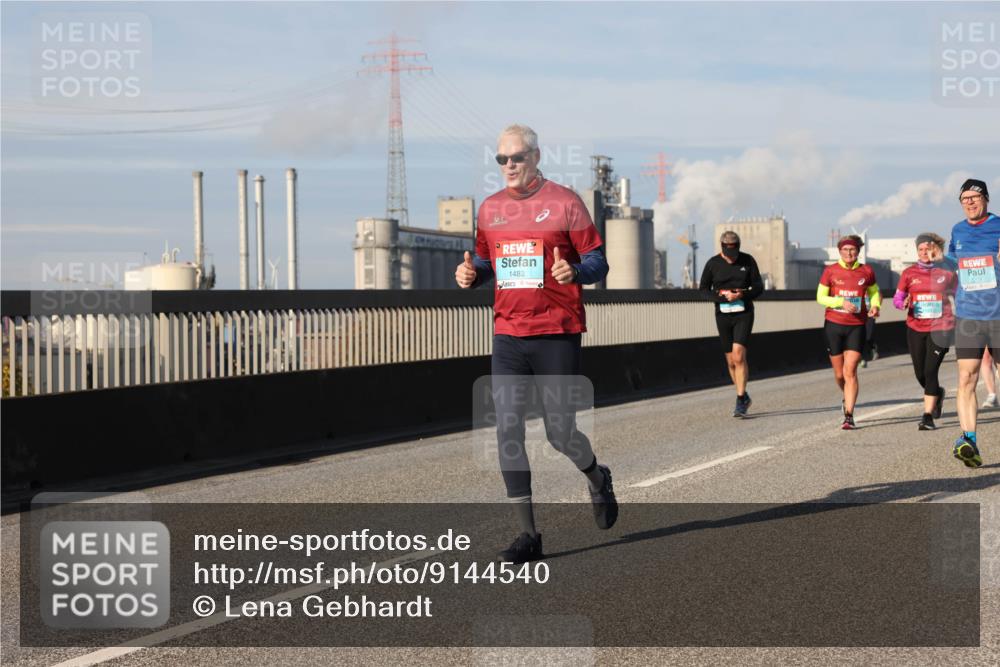 03.10.2025 - Köhlbrandbrückenlauf Lena Gebhardt http://msf.ph/oto/9144540 03.10.2025 10:02:14 Position 2 1483 meine-sportfotos.de