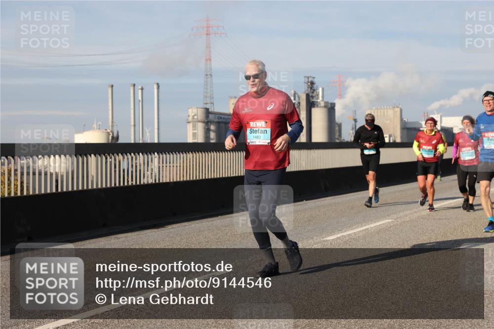 03.10.2025 - Köhlbrandbrückenlauf Lena Gebhardt http://msf.ph/oto/9144546 03.10.2025 10:02:14 Position 2 1483 meine-sportfotos.de