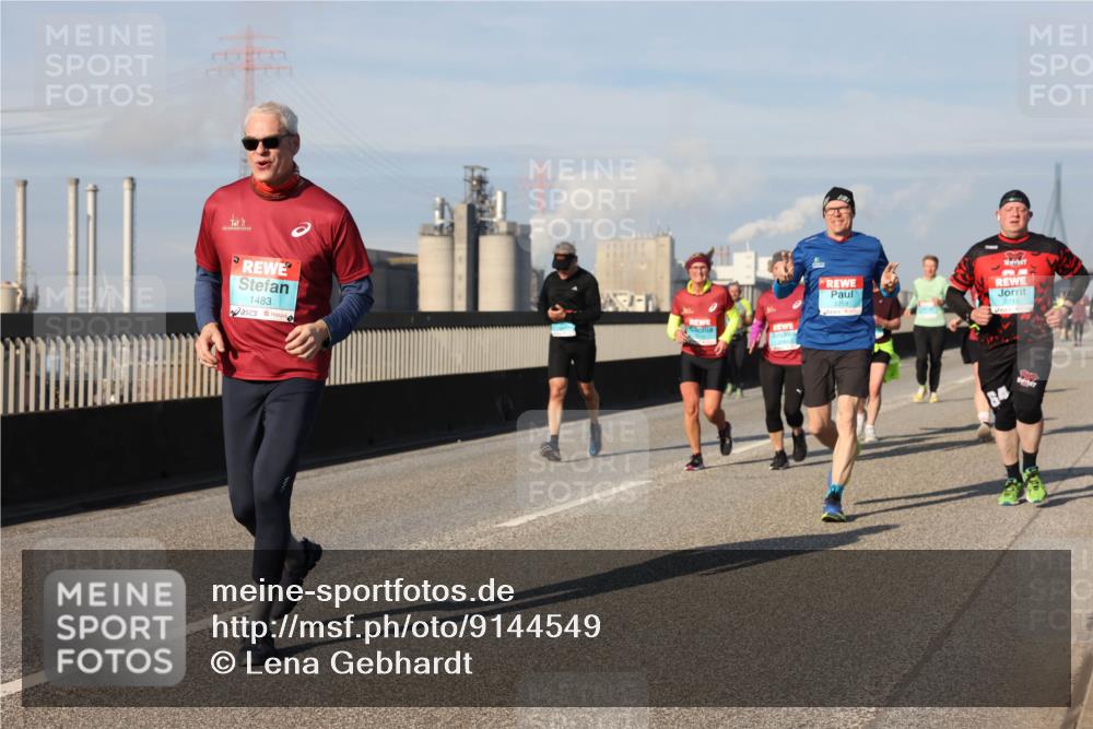 03.10.2025 - Köhlbrandbrückenlauf Lena Gebhardt http://msf.ph/oto/9144549 03.10.2025 10:02:14 Position 2 1483, 3259, 3713 meine-sportfotos.de