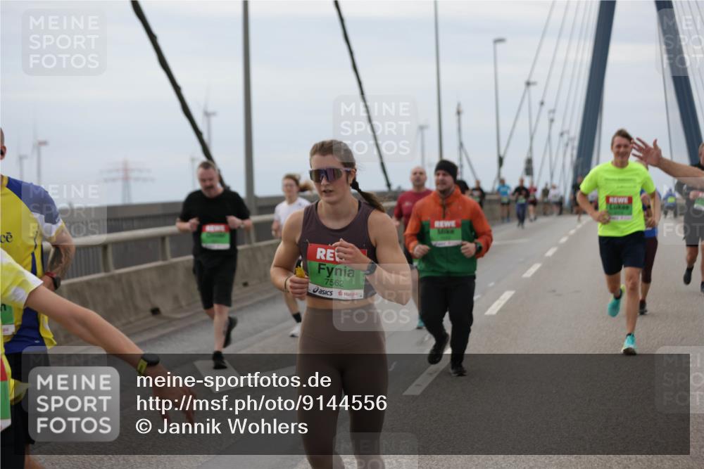 03.10.2025 - Köhlbrandbrückenlauf Jannik Wohlers http://msf.ph/oto/9144556 03.10.2025 15:45:57 Position 1 7562 meine-sportfotos.de