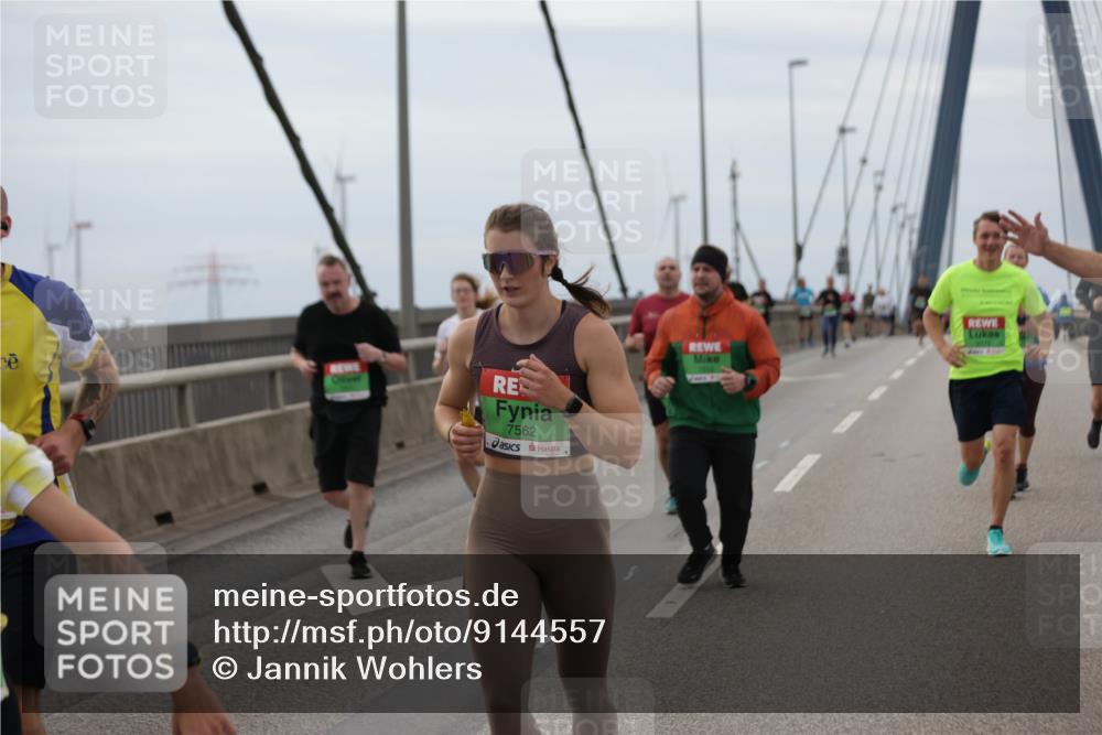 03.10.2025 - Köhlbrandbrückenlauf Jannik Wohlers http://msf.ph/oto/9144557 03.10.2025 15:45:57 Position 1 7562 meine-sportfotos.de