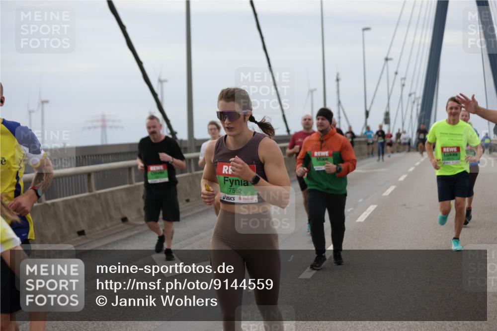 03.10.2025 - Köhlbrandbrückenlauf Jannik Wohlers http://msf.ph/oto/9144559 03.10.2025 15:45:57 Position 1 7562 meine-sportfotos.de