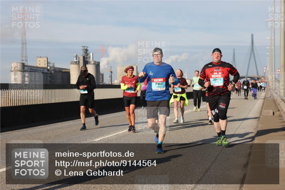 03.10.2025 - Köhlbrandbrückenlauf Lena Gebhardt http://msf.ph/oto/9144564 03.10.2025 10:02:15 Position 2 3259, 3713, 64 meine-sportfotos.de