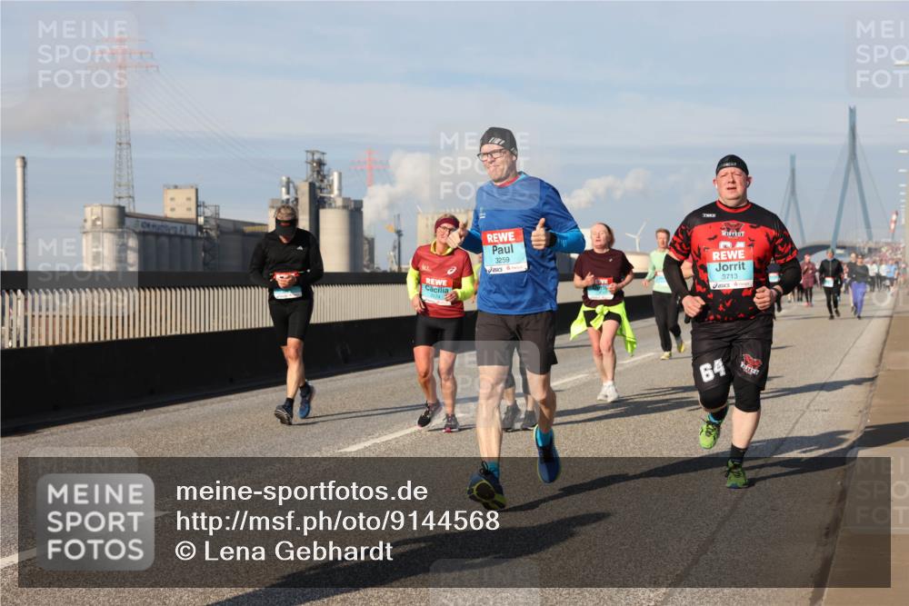 03.10.2025 - Köhlbrandbrückenlauf Lena Gebhardt http://msf.ph/oto/9144568 03.10.2025 10:02:15 Position 2 4, 40, 2174, 3259, 3713, 64 meine-sportfotos.de