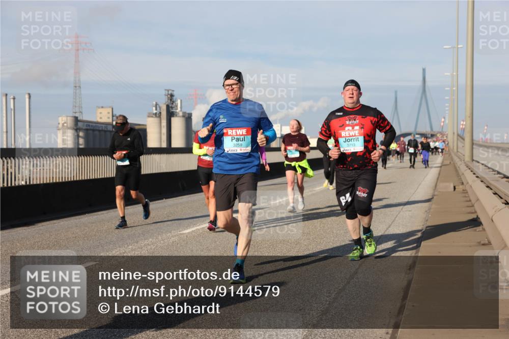 03.10.2025 - Köhlbrandbrückenlauf Lena Gebhardt http://msf.ph/oto/9144579 03.10.2025 10:02:16 Position 2 3259, 3713 meine-sportfotos.de