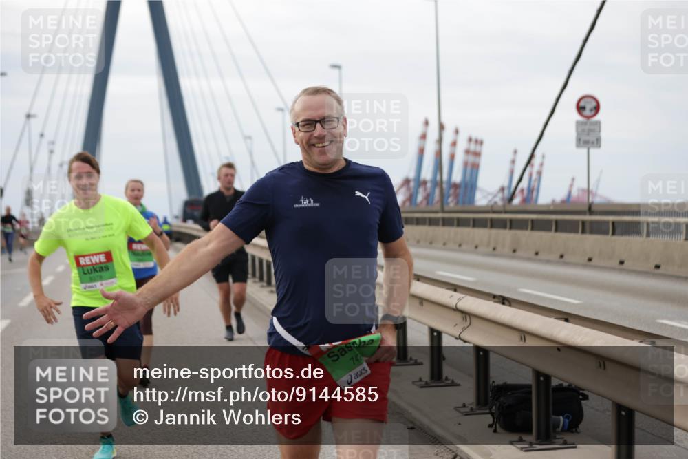 03.10.2025 - Köhlbrandbrückenlauf Jannik Wohlers http://msf.ph/oto/9144585 03.10.2025 15:45:59 Position 1 9378, 742 meine-sportfotos.de