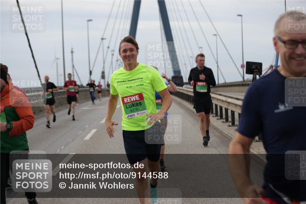 03.10.2025 - Köhlbrandbrückenlauf Jannik Wohlers http://msf.ph/oto/9144588 03.10.2025 15:45:59 Position 1 31, 1, 2019, 9378, 101 meine-sportfotos.de