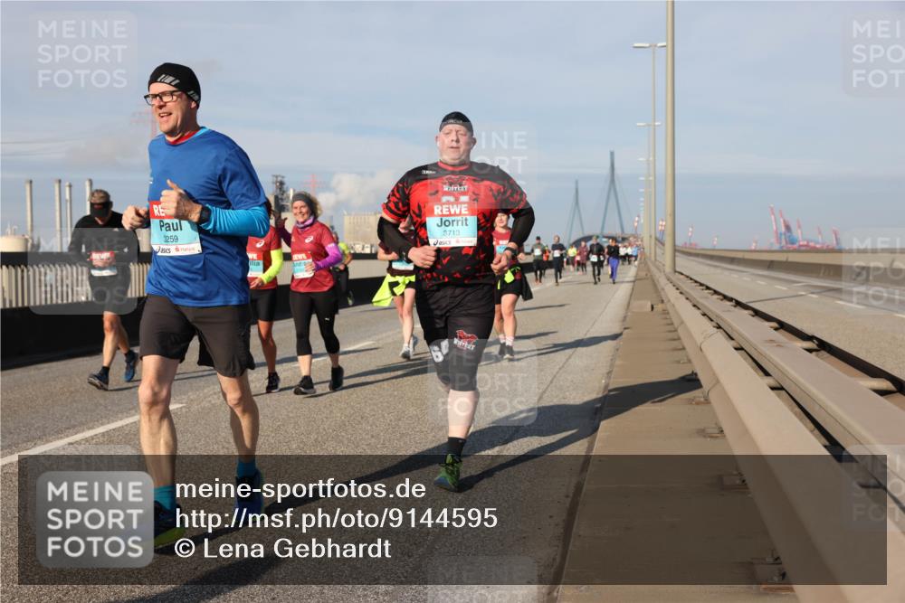 03.10.2025 - Köhlbrandbrückenlauf Lena Gebhardt http://msf.ph/oto/9144595 03.10.2025 10:02:16 Position 2 3259, 3713 meine-sportfotos.de