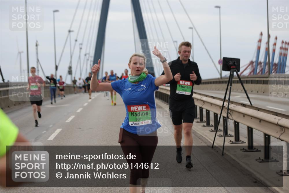 03.10.2025 - Köhlbrandbrückenlauf Jannik Wohlers http://msf.ph/oto/9144612 03.10.2025 15:46:00 Position 1 7148, 9601 meine-sportfotos.de