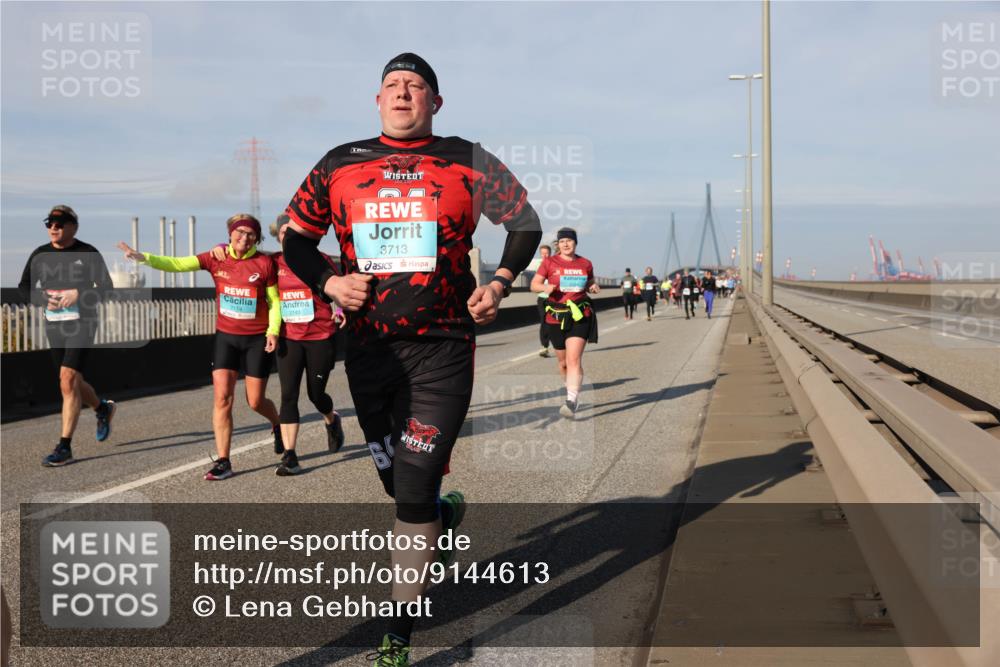 03.10.2025 - Köhlbrandbrückenlauf Lena Gebhardt http://msf.ph/oto/9144613 03.10.2025 10:02:17 Position 2 2174, 2143, 3713 meine-sportfotos.de