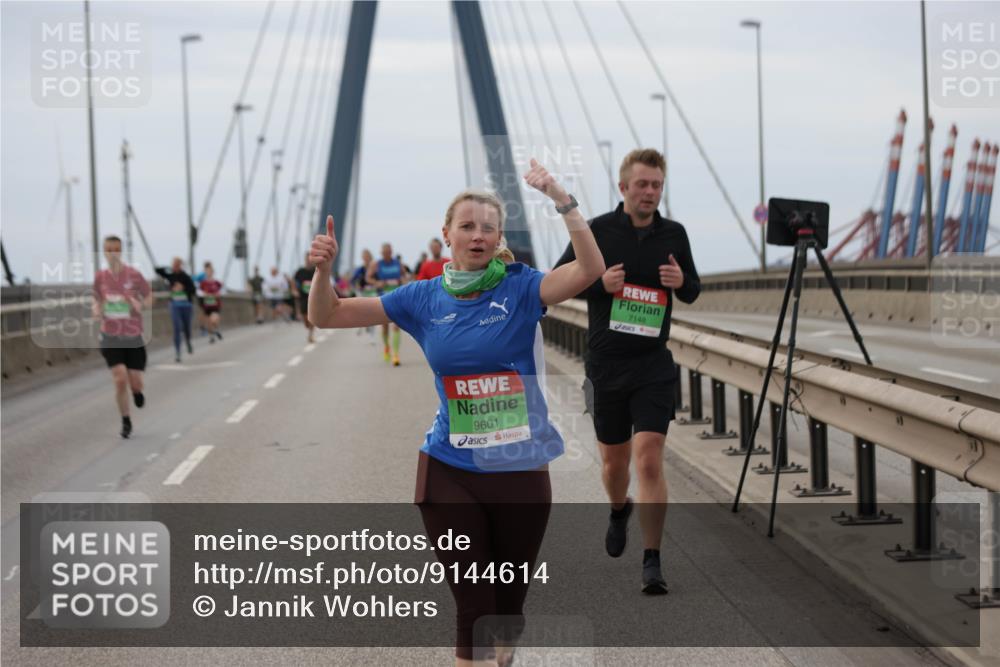 03.10.2025 - Köhlbrandbrückenlauf Jannik Wohlers http://msf.ph/oto/9144614 03.10.2025 15:46:00 Position 1 7148, 9601 meine-sportfotos.de