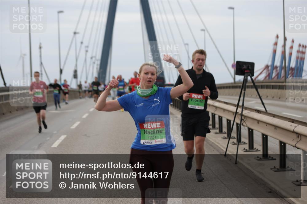 03.10.2025 - Köhlbrandbrückenlauf Jannik Wohlers http://msf.ph/oto/9144617 03.10.2025 15:46:00 Position 1 7148, 9601 meine-sportfotos.de
