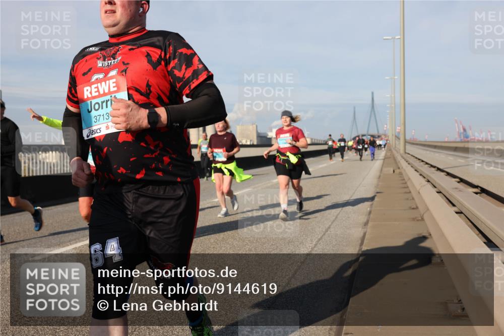 03.10.2025 - Köhlbrandbrückenlauf Lena Gebhardt http://msf.ph/oto/9144619 03.10.2025 10:02:18 Position 2 3713, 64 meine-sportfotos.de