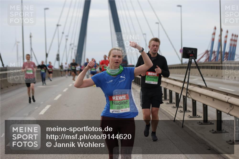 03.10.2025 - Köhlbrandbrückenlauf Jannik Wohlers http://msf.ph/oto/9144620 03.10.2025 15:46:00 Position 1 7148, 9601 meine-sportfotos.de