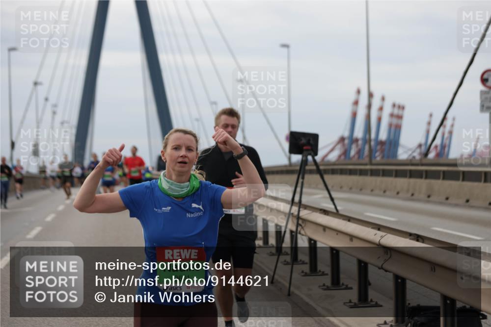 03.10.2025 - Köhlbrandbrückenlauf Jannik Wohlers http://msf.ph/oto/9144621 03.10.2025 15:46:01 Position 1 9601 meine-sportfotos.de