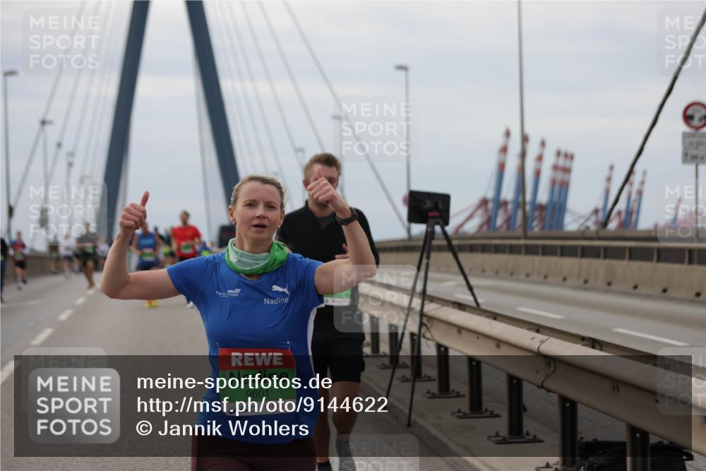 03.10.2025 - Köhlbrandbrückenlauf Jannik Wohlers http://msf.ph/oto/9144622 03.10.2025 15:46:01 Position 1 9601 meine-sportfotos.de