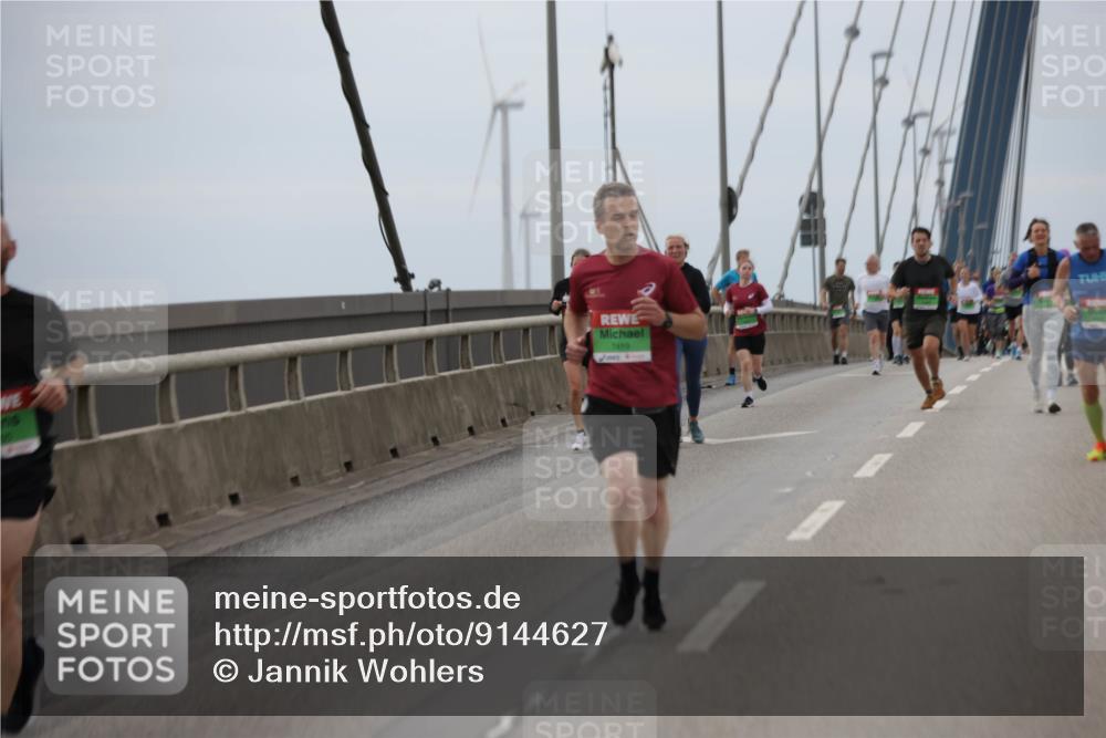 03.10.2025 - Köhlbrandbrückenlauf Jannik Wohlers http://msf.ph/oto/9144627 03.10.2025 15:46:02 Position 1 7419 meine-sportfotos.de