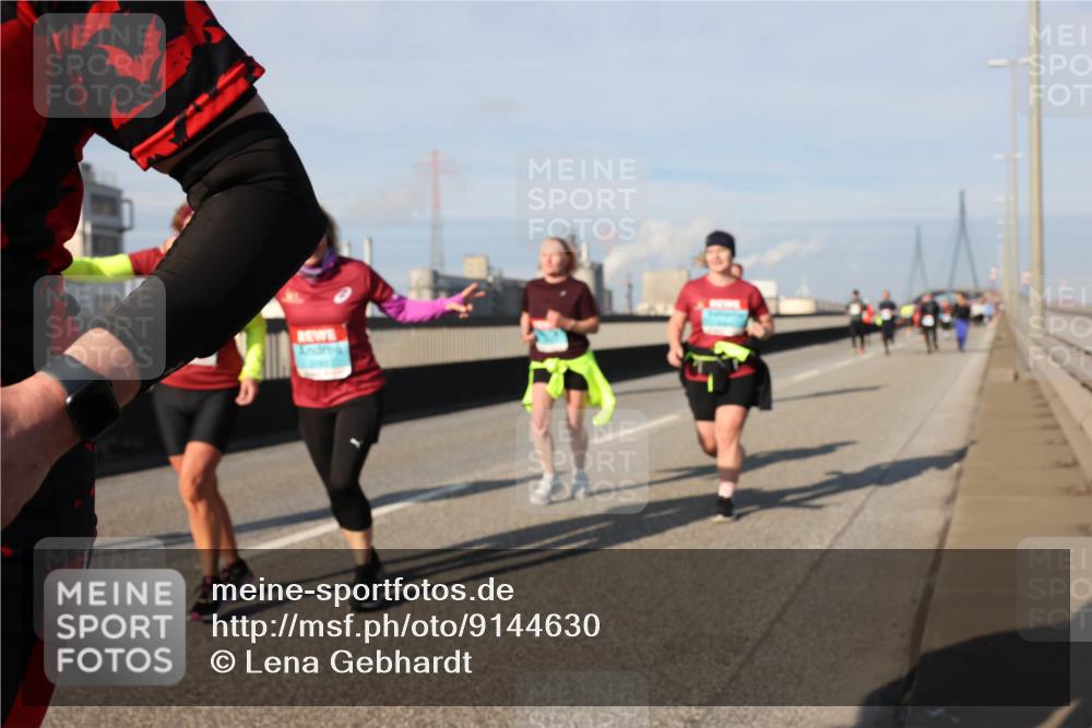 03.10.2025 - Köhlbrandbrückenlauf Lena Gebhardt http://msf.ph/oto/9144630 03.10.2025 10:02:18 Position 2  meine-sportfotos.de