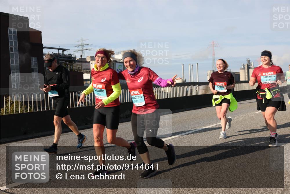 03.10.2025 - Köhlbrandbrückenlauf Lena Gebhardt http://msf.ph/oto/9144641 03.10.2025 10:02:19 Position 2 74, 2143, 2164, 2154 meine-sportfotos.de