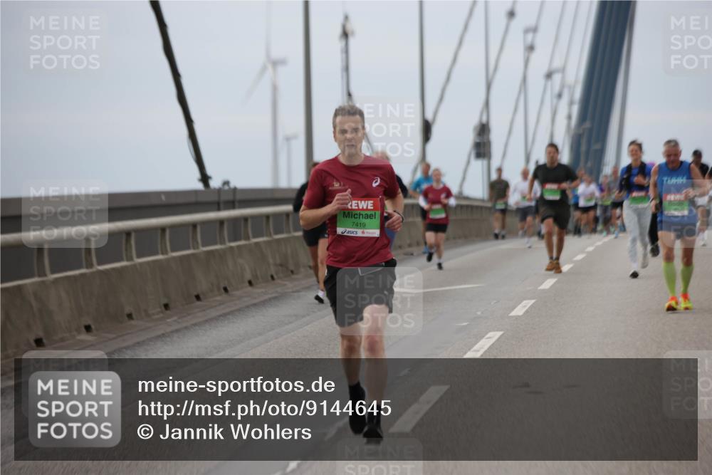 03.10.2025 - Köhlbrandbrückenlauf Jannik Wohlers http://msf.ph/oto/9144645 03.10.2025 15:46:02 Position 1 7419 meine-sportfotos.de