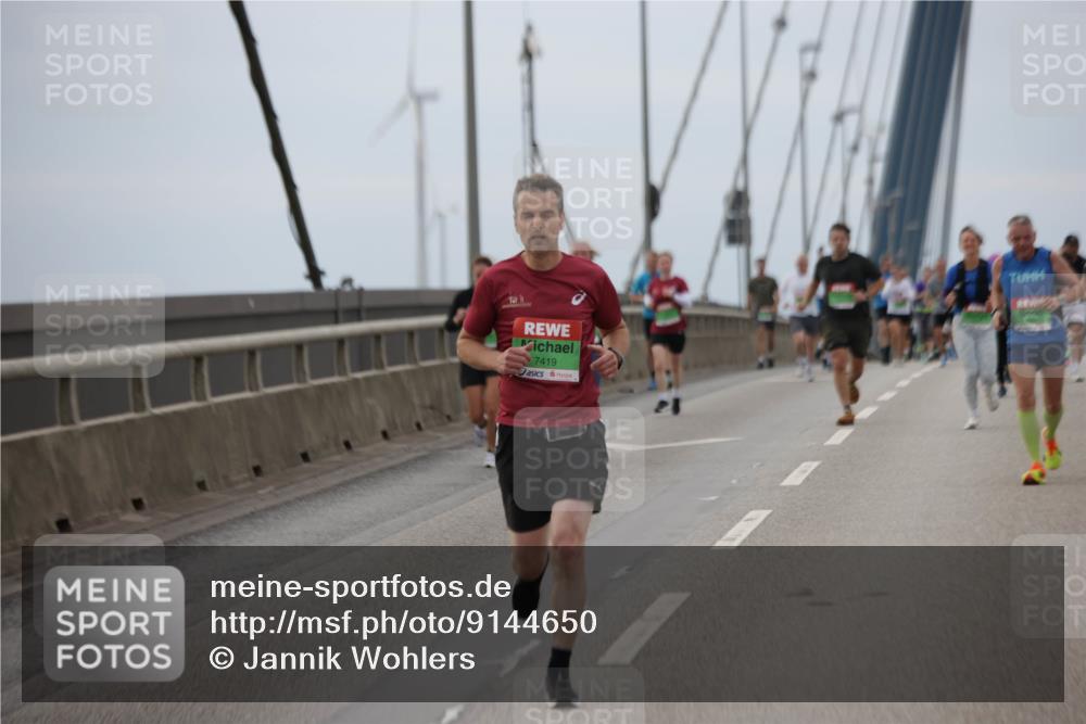 03.10.2025 - Köhlbrandbrückenlauf Jannik Wohlers http://msf.ph/oto/9144650 03.10.2025 15:46:02 Position 1 7419 meine-sportfotos.de