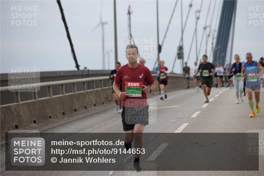 03.10.2025 - Köhlbrandbrückenlauf Jannik Wohlers http://msf.ph/oto/9144653 03.10.2025 15:46:02 Position 1 7419 meine-sportfotos.de