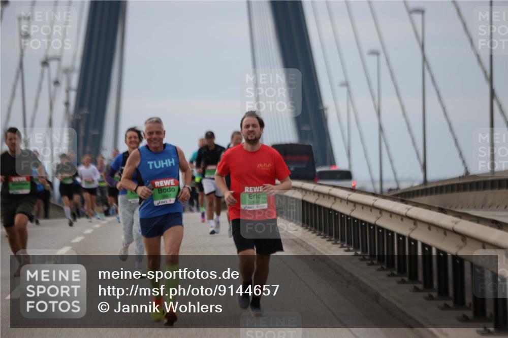 03.10.2025 - Köhlbrandbrückenlauf Jannik Wohlers http://msf.ph/oto/9144657 03.10.2025 15:46:04 Position 1 9567, 7304 meine-sportfotos.de
