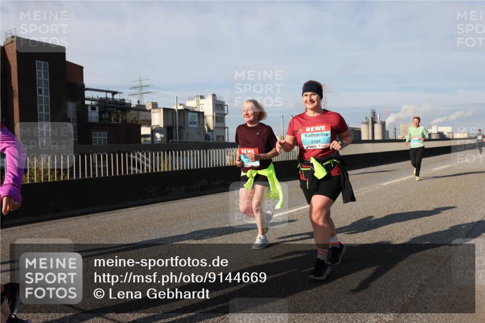 03.10.2025 - Köhlbrandbrückenlauf Lena Gebhardt http://msf.ph/oto/9144669 03.10.2025 10:02:19 Position 2 216, 2154 meine-sportfotos.de