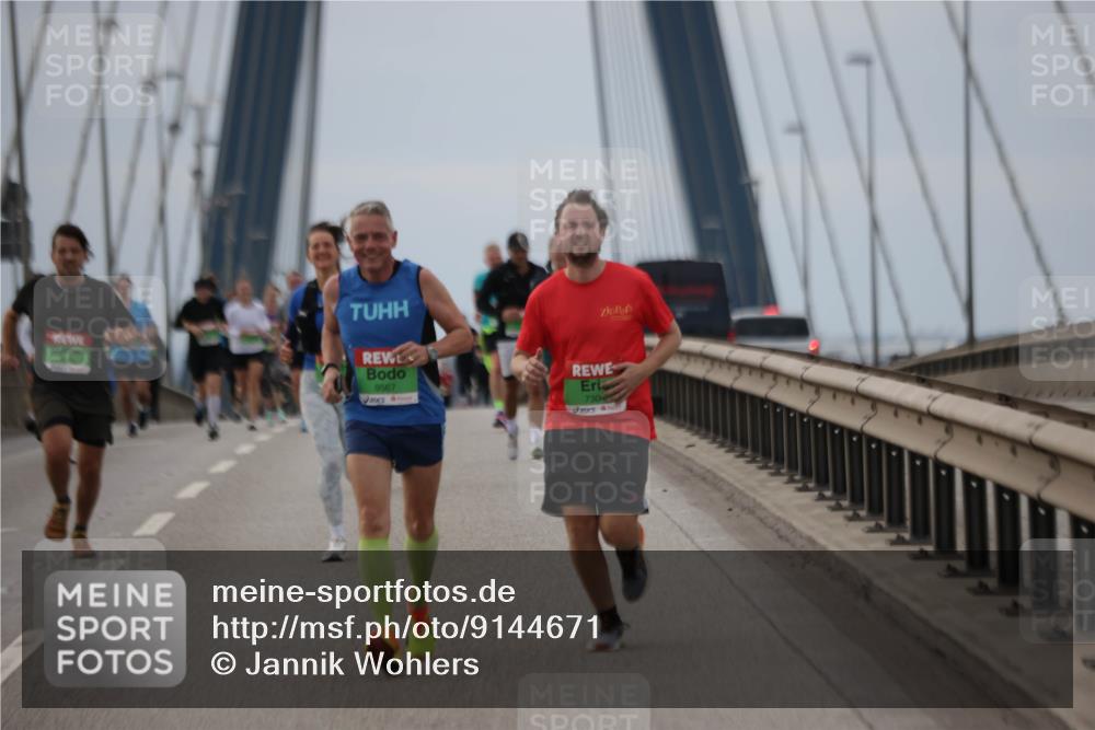 03.10.2025 - Köhlbrandbrückenlauf Jannik Wohlers http://msf.ph/oto/9144671 03.10.2025 15:46:04 Position 1 9567, 730 meine-sportfotos.de