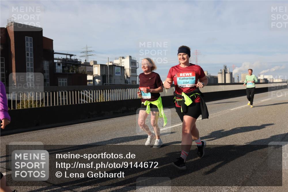 03.10.2025 - Köhlbrandbrückenlauf Lena Gebhardt http://msf.ph/oto/9144672 03.10.2025 10:02:19 Position 2 2164, 2154 meine-sportfotos.de