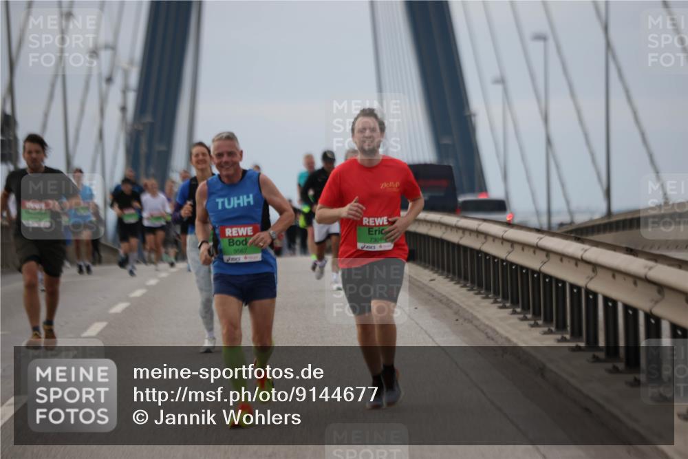 03.10.2025 - Köhlbrandbrückenlauf Jannik Wohlers http://msf.ph/oto/9144677 03.10.2025 15:46:04 Position 1 9567, 7304 meine-sportfotos.de