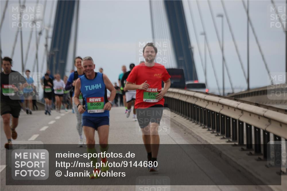 03.10.2025 - Köhlbrandbrückenlauf Jannik Wohlers http://msf.ph/oto/9144680 03.10.2025 15:46:04 Position 1 9567, 7304 meine-sportfotos.de
